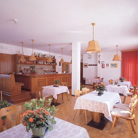 Hotel Pineta Relax Location Canazei